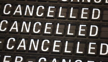Longer flight delays without compensation? EU plan divides