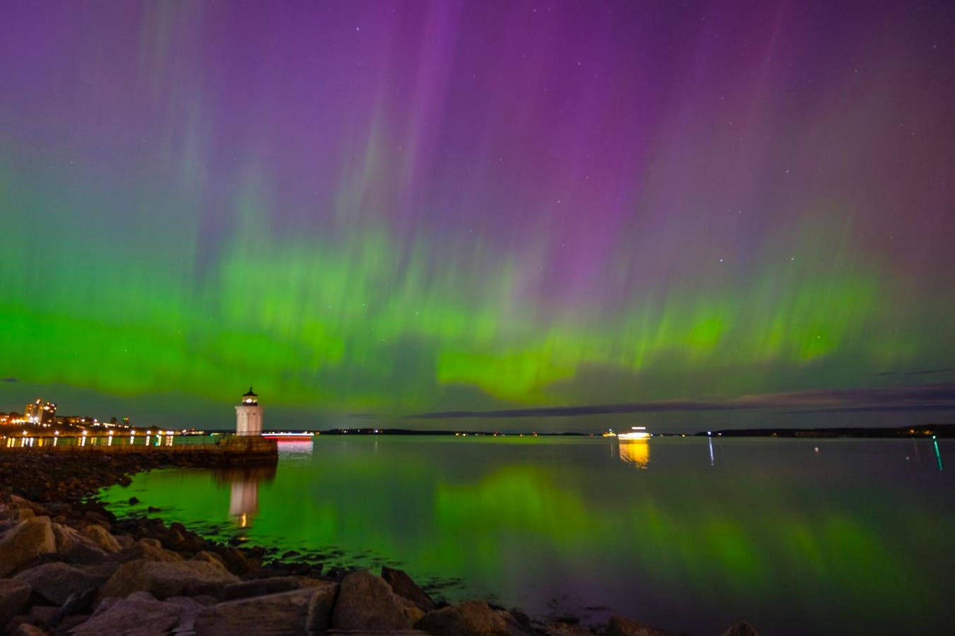 15 States May See Aurora Tonight