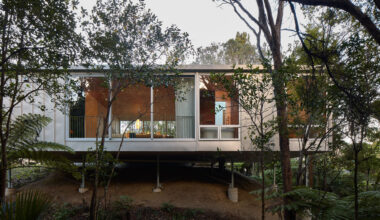 Bush Block House / Patchwork Architecture