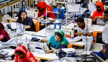Bangladesh clothes sector hit by trade barriers, internal turmoil