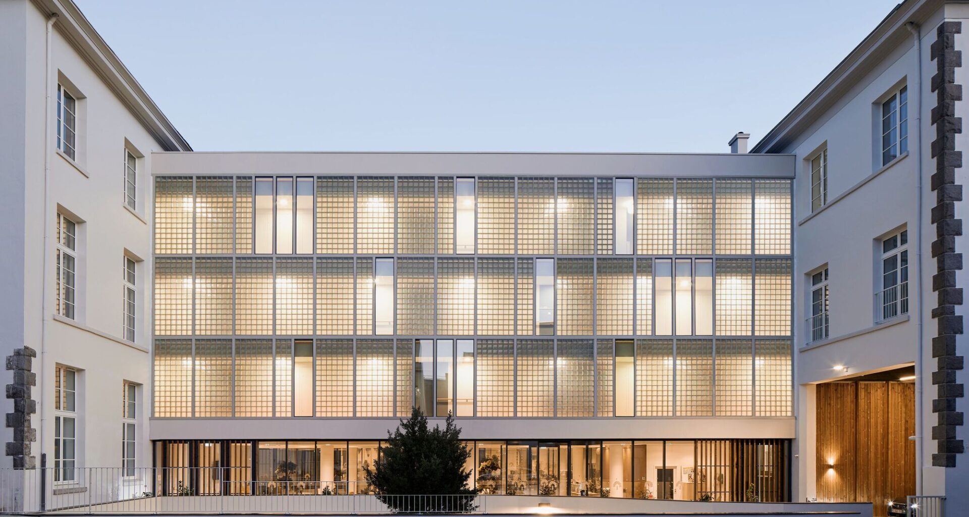 Brest Post Office Transformation / Chatillon Architectes