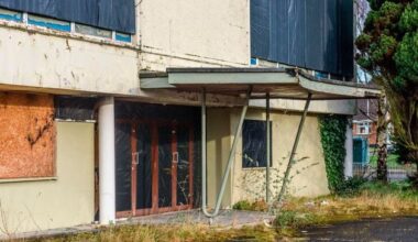 Fire ongoing at derelict NI school as road closed and advice issued to residents