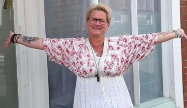 Holistic Healing opens in former salon building in Wilton