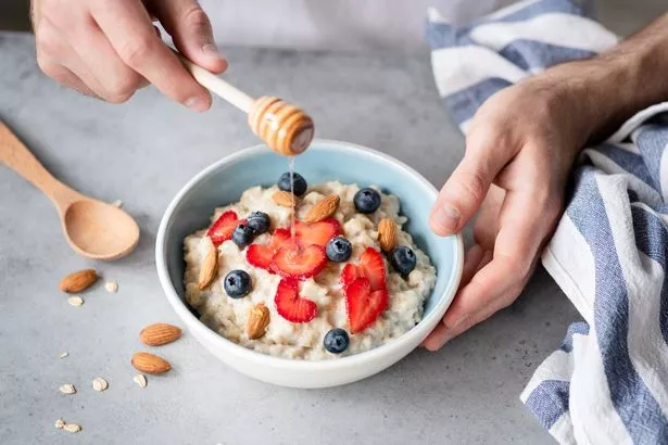 Oatmeal and berries 