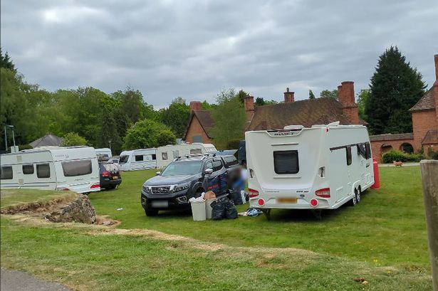 Travellers move onto University of Birmingham land in Selly Oak