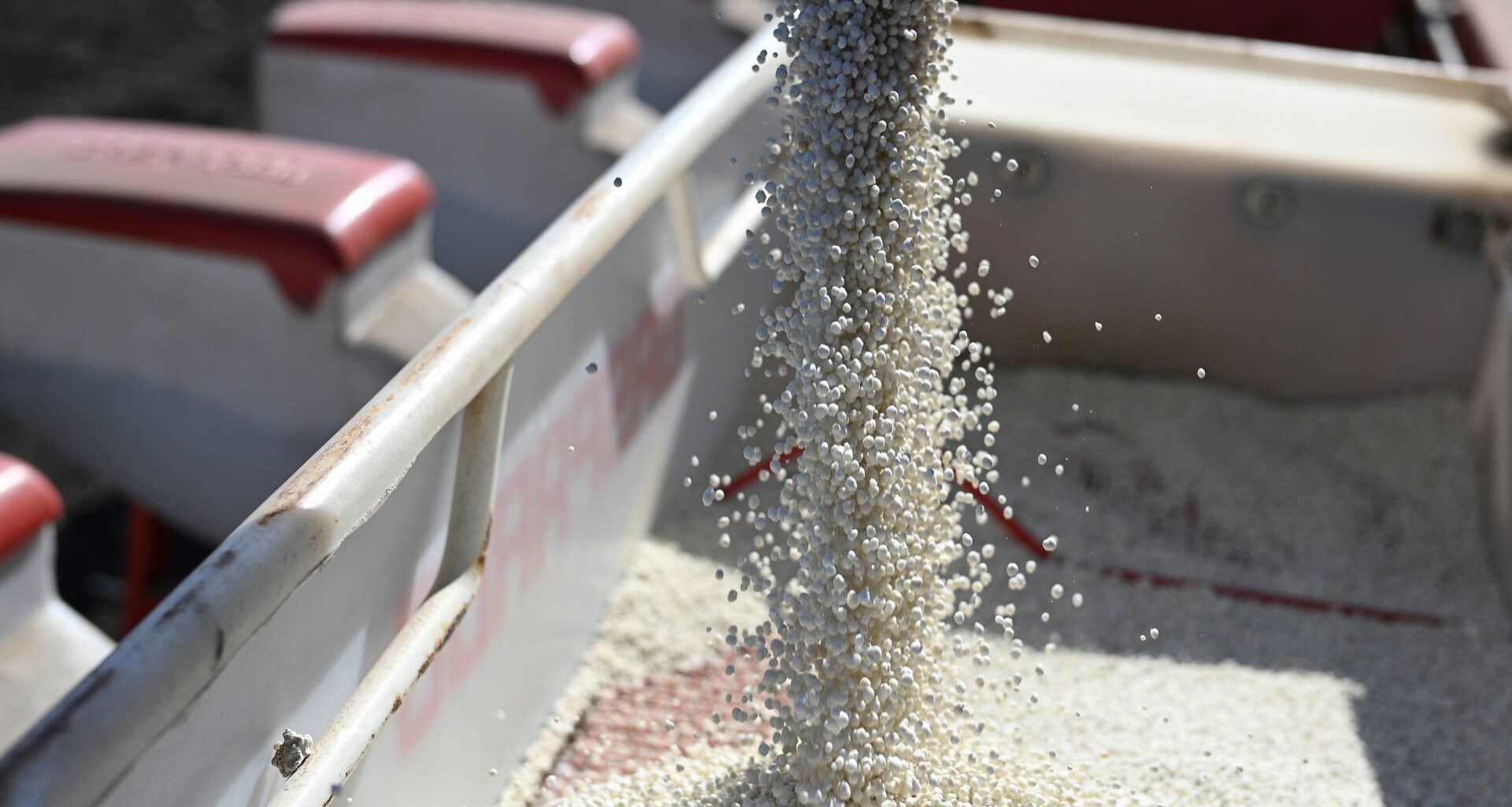 EU backs tariffs on fertiliser imports from Russia, Belarus | Russia-Ukraine war News
