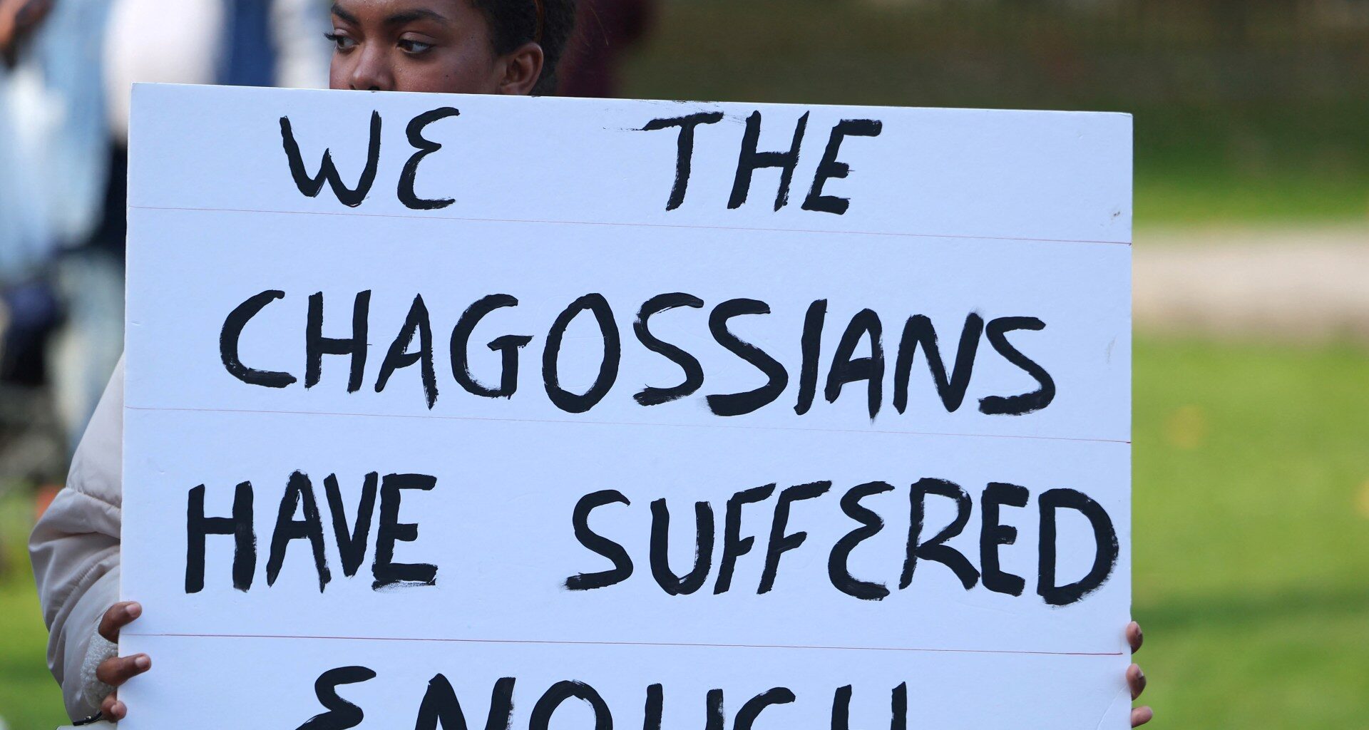 UK court temporarily blocks deal to hand Chagos Islands to Mauritius | Courts News