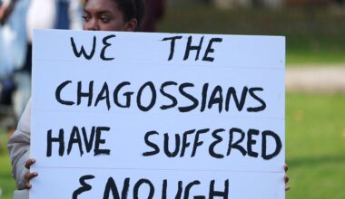 UK court temporarily blocks deal to hand Chagos Islands to Mauritius | Courts News