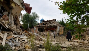 EU, UK leaders to speak with Trump before his Putin call as Ukraine hit | Donald Trump News