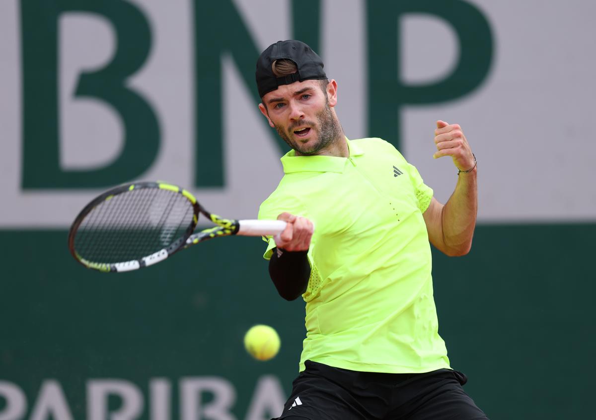 Fearnley downs Wawrinka in short order to kick off Roland Garros - London Evening Standard