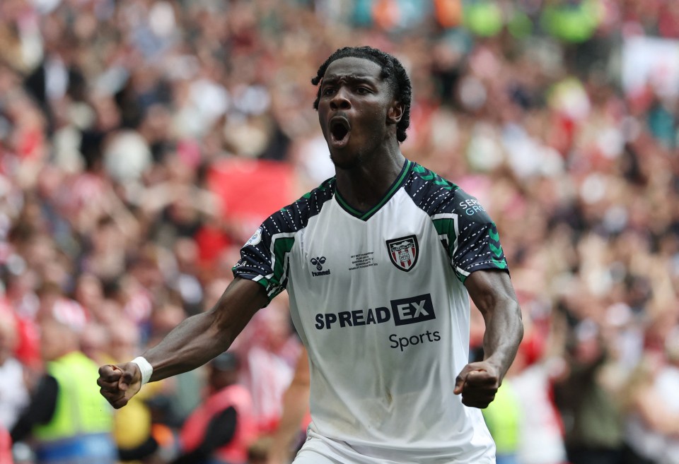Sunderland's Eliezer Mayenda celebrates scoring a goal.