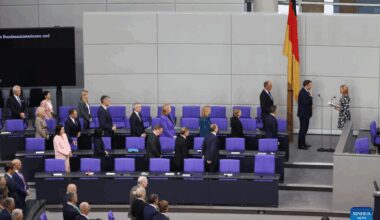 Members of Germany's new cabinet take oaths of office-Xinhua
