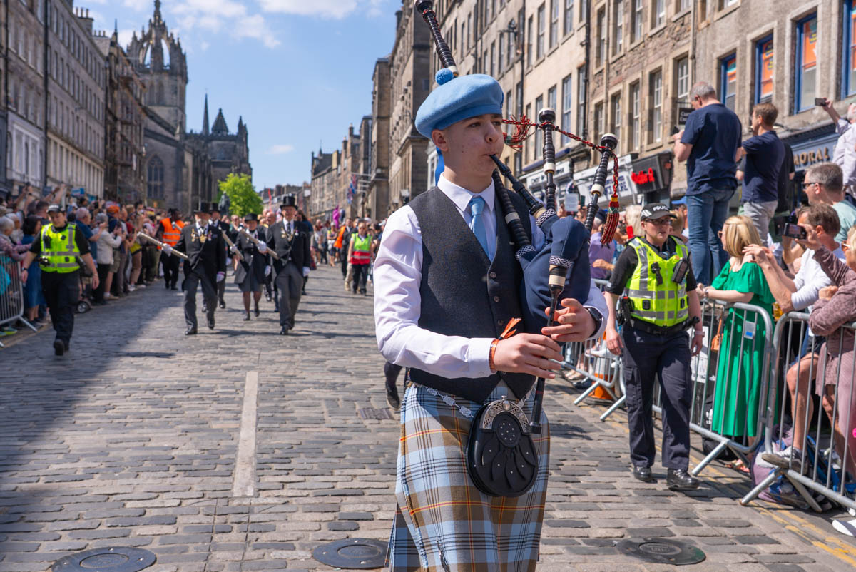 Edinburgh Tartan Parade 2025 - The Edinburgh Reporter