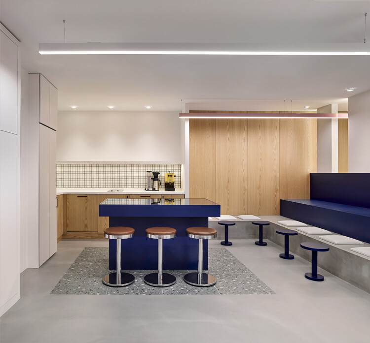 Remy Global Office Interior  / KAT73 - Image 4 of 29