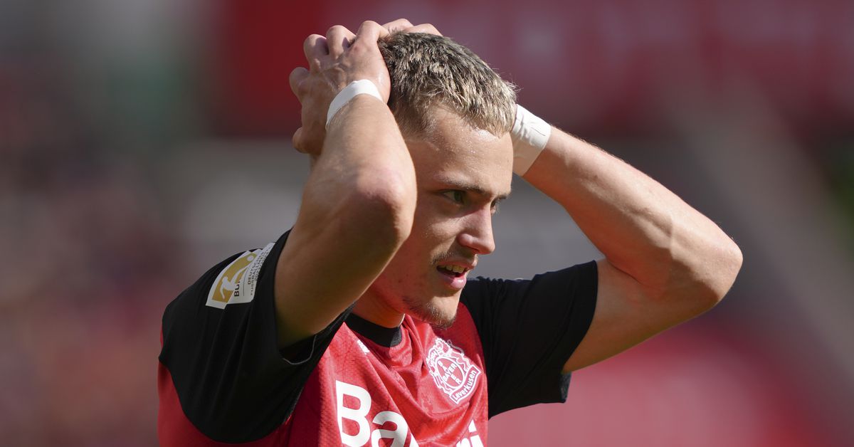 Report: Bayer Leverkusen star Florian Wirtz visits Manchester City, no “commitment” to Bayern Munich