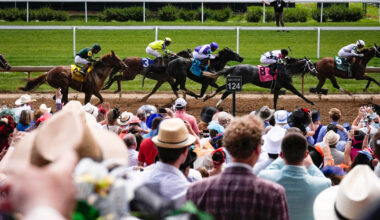 Predictions, odds, expert picks and favorite horses to win