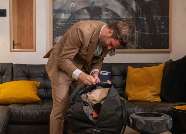 John packs his bags on Emmerdale
