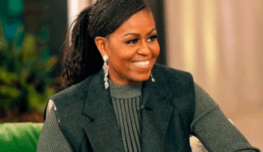 Barack Obama, Michelle celebrate 32nd wedding anniversary in style