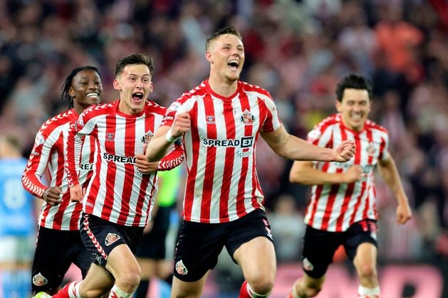 Northern Ireland defender’s last-gasp extra-time header sends Sunderland to Wembley