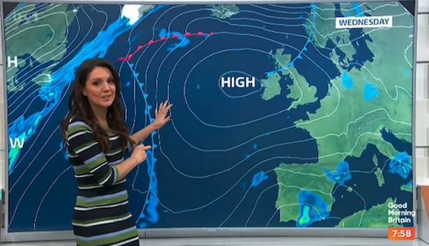 Des was standing in for regular weather star Laura Tobin
