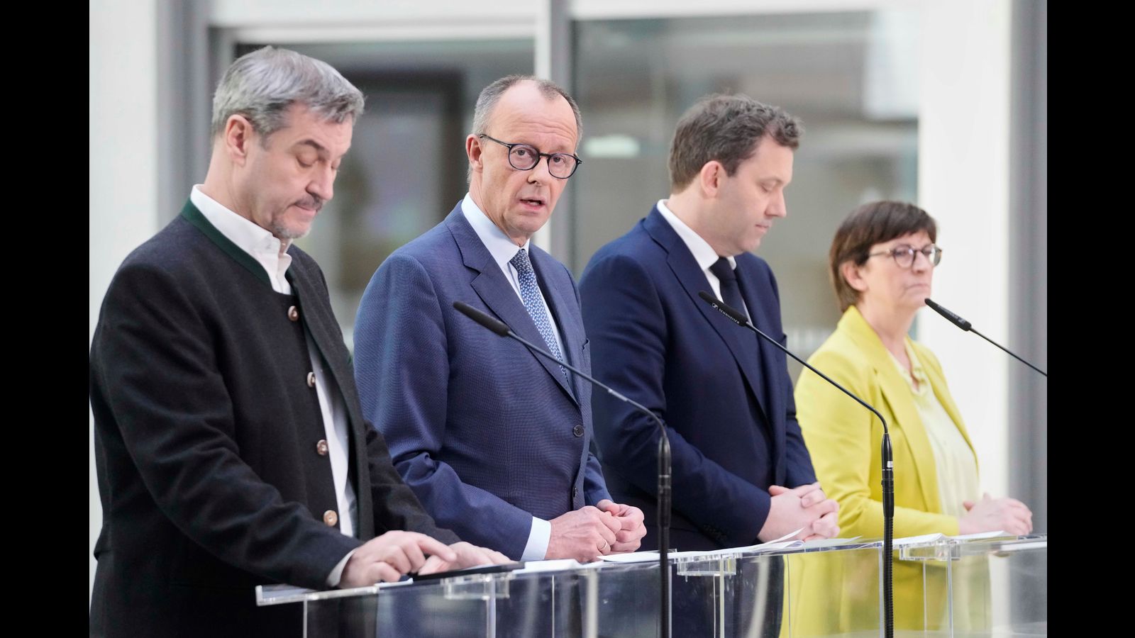 Social Democrat membership backs coalition agreement with conservatives for new German government