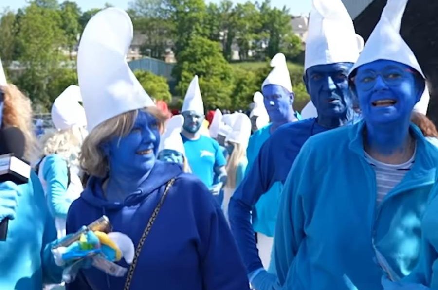 Watch: 3,076 'Smurfs' come together to break world record in France