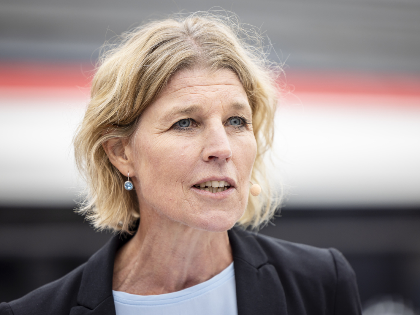 Head teacher puts early French up for discussion