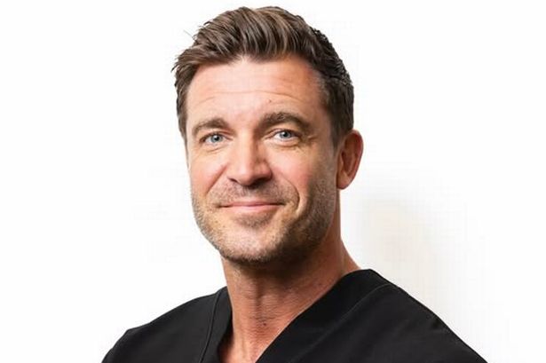 Dr David Hurst