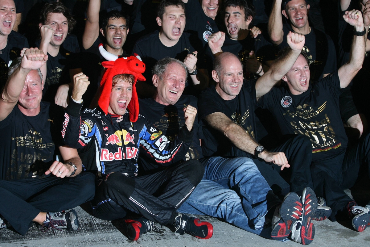 Vettel advising Red Bull F1 RIVAL in title battle