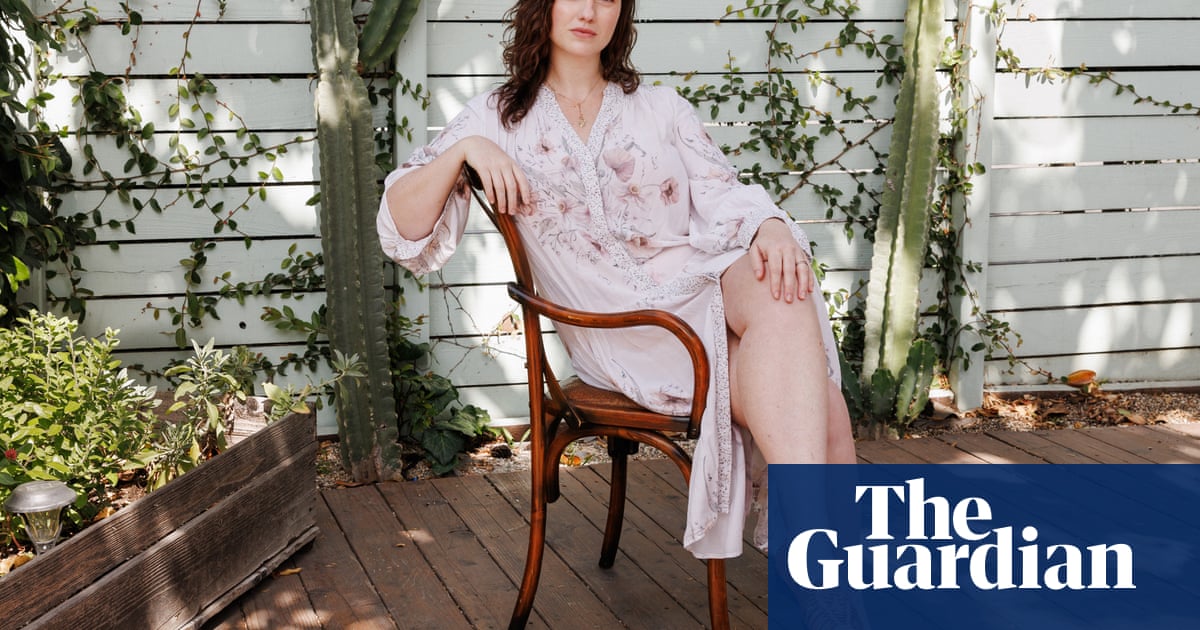 ‘If dieting works, where’s the evidence?’ How weightlifting helped Casey Johnston love her body again | Weightlifting