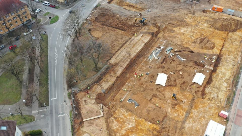 Aerial view of Roman-era horse cemetery unearthed in Stuttgart (State Office for Monument Preservation Stuttgart)