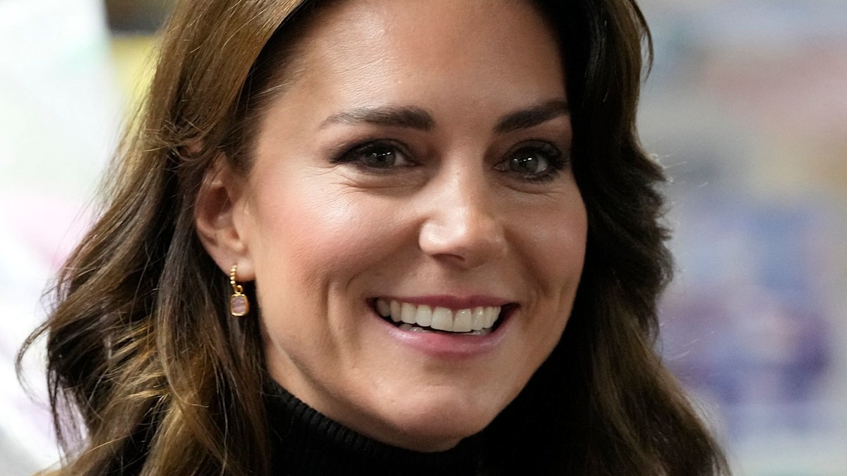 I'm still obsessed with Kate Middleton's charm hoop earrings - and they've just dropped in the sale