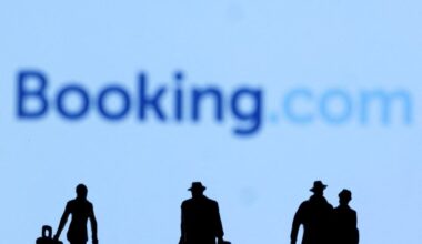 Greek hoteliers join European-wide legal action against Booking.com