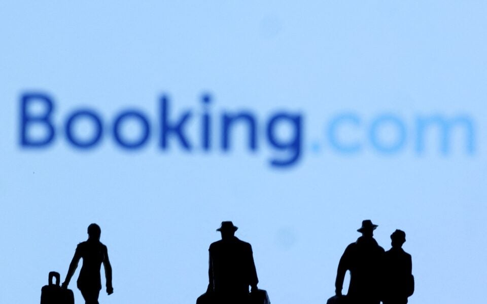 Greek hoteliers join European-wide legal action against Booking.com
