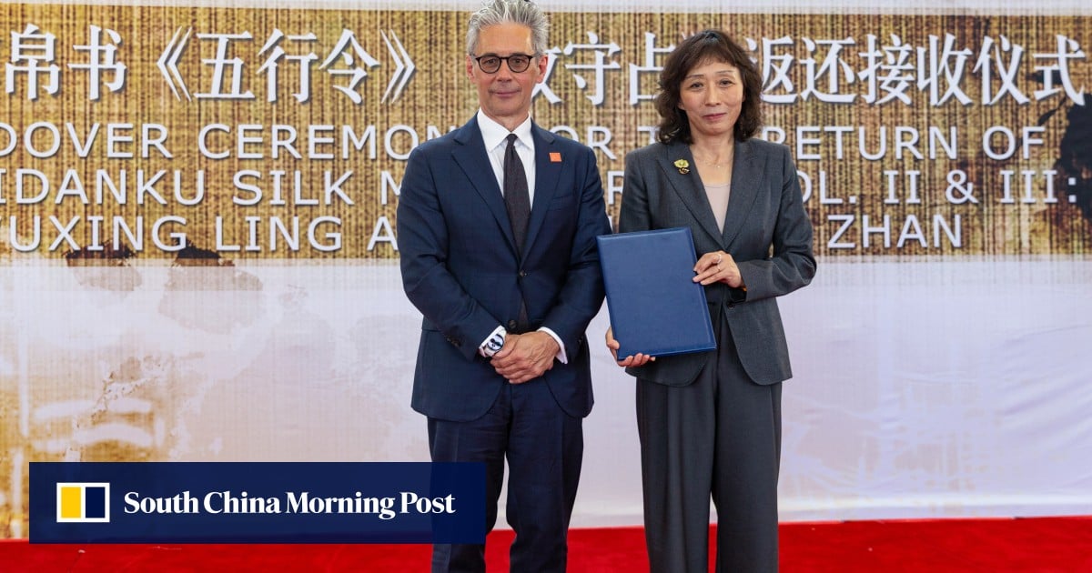 2,300-year-old Chinese silk books return to Beijing after decades in US museum