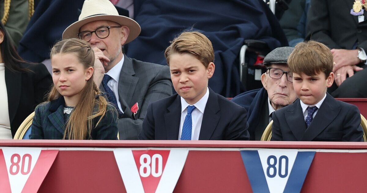 Prince George, Princess Charlotte and Prince Louis make surprise appearance on VE Day | Royal | News