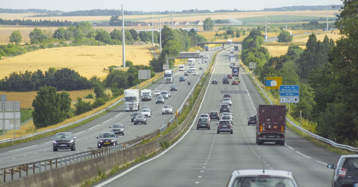 The UK’s longest road that’s 410 miles long and cuts through 17 counties | UK | News