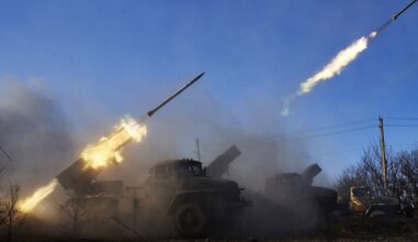 Russia 'preparing for war' as Putin moves artillery to NATO border | World | News