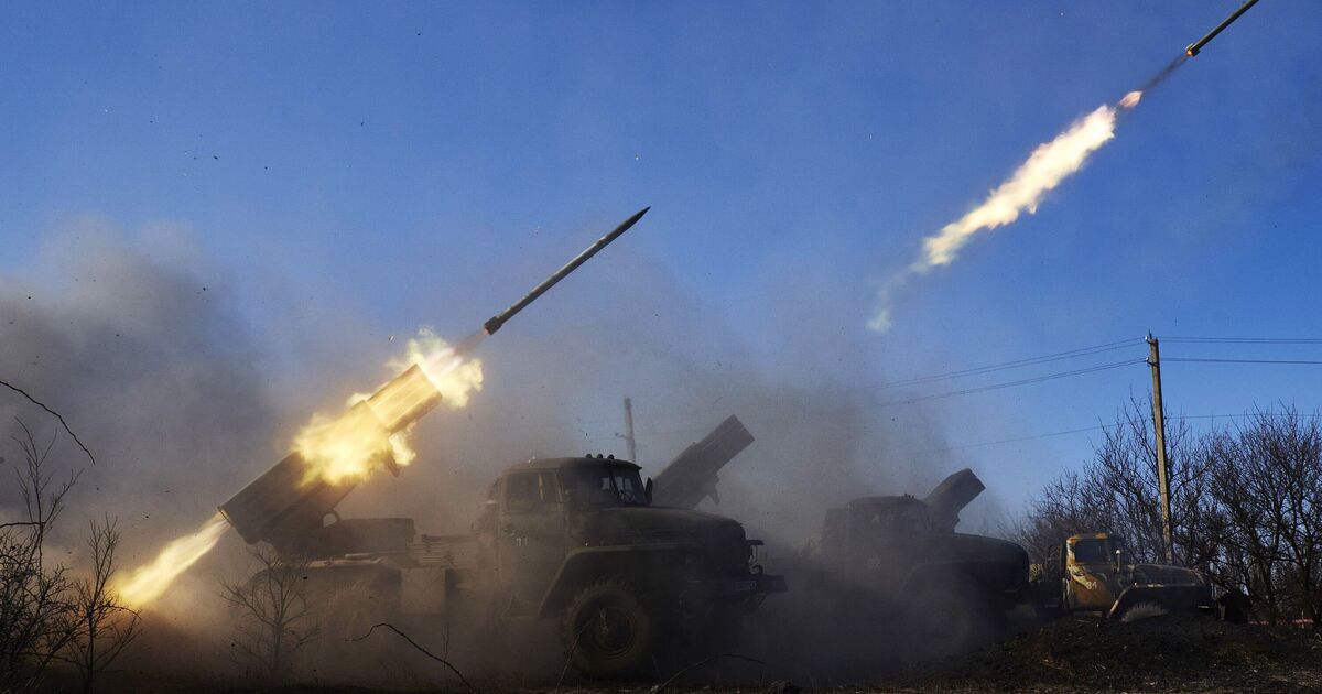 Russia 'preparing for war' as Putin moves artillery to NATO border | World | News