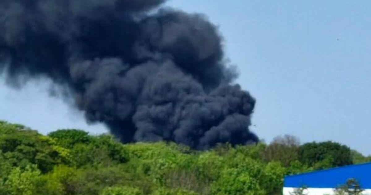 Worksop fire LIVE: Huge blaze 'on industrial estate' seen for miles | UK | News