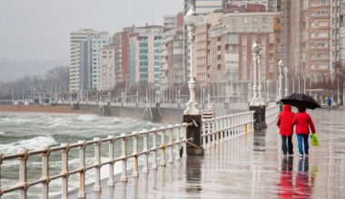 Brits' Spain holidays ruined as they're told there's 'chance of snow' | Europe | Travel