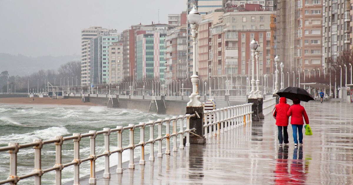 Brits' Spain holidays ruined as they're told there's 'chance of snow' | Europe | Travel