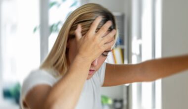 Doctor warns this sign when you have a headache is actually an aneurysm