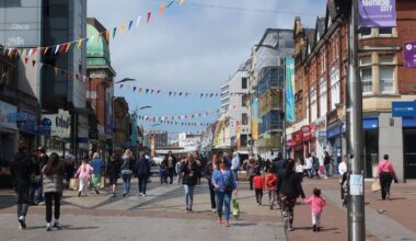The UK seaside city home to 'Britain's longest high street' | UK | News
