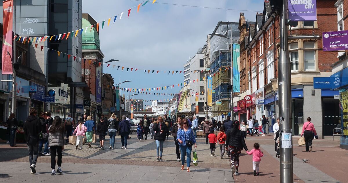 The UK seaside city home to 'Britain's longest high street' | UK | News