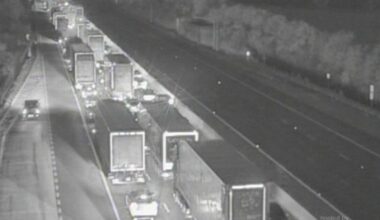 M1 traffic LIVE: Chaos on busy UK motorway as police incident shuts road | UK | News