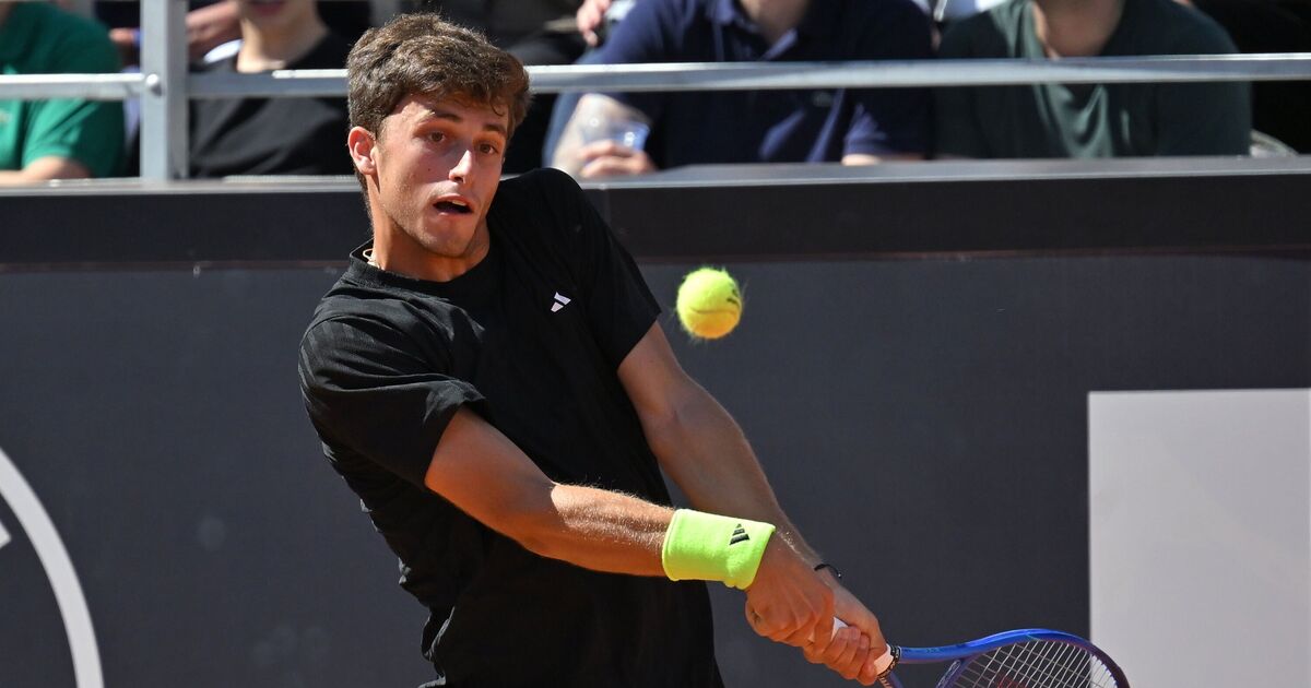 Tennis star slapped with huge penalty for spending too long on the toilet | Tennis | Sport