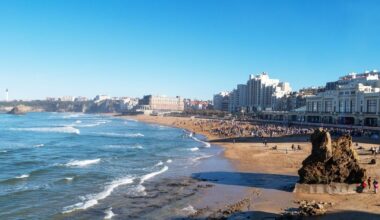 The pretty seaside town in France just £46 flight from UK | Travel News | Travel