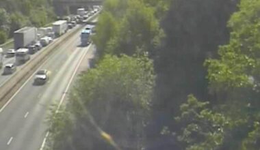 M3 traffic LIVE: Chaos on major motorway as incident sparks road closure | UK | News