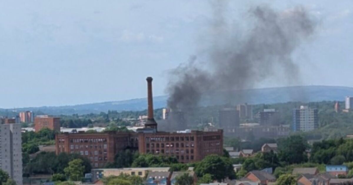 Manchester fire LIVE: Smoke seen for miles as blaze rages | UK | News